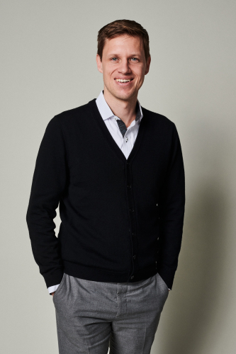 Julian Adolphs